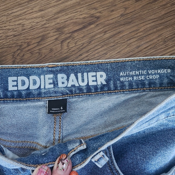 Eddie Bauer Authentic Voyager High Rise Crop blue jean, Size 6 - Picture 2 of 3